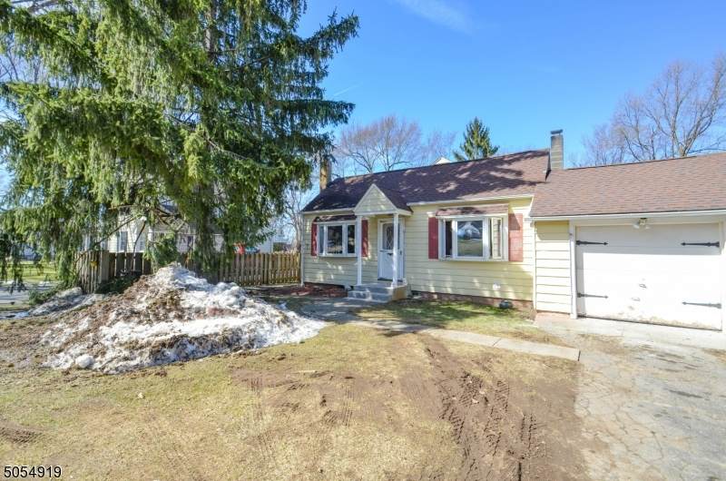 3111 Belvidere Rd - Photo 1