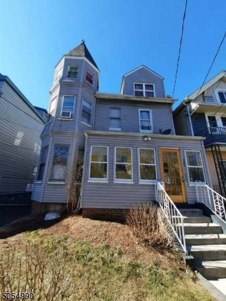 324 Summer Ave - Photo 1