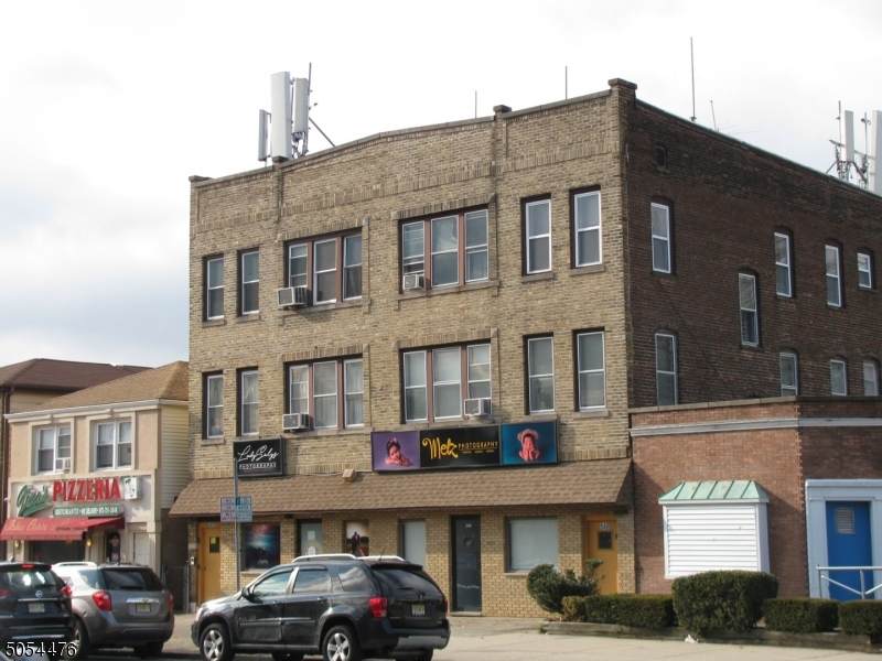 549 Washington Ave - Photo 1