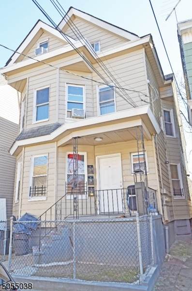 148 Putnam St - Photo 1