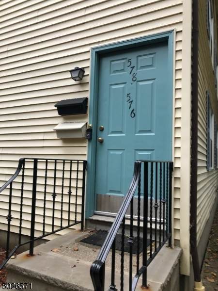 578 Thomas Blvd - Photo 1