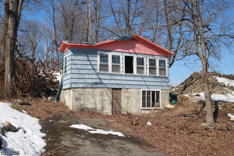 18 Delaware Ave - Photo 1