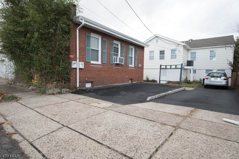 214 Woodcliff Ave - Photo 1