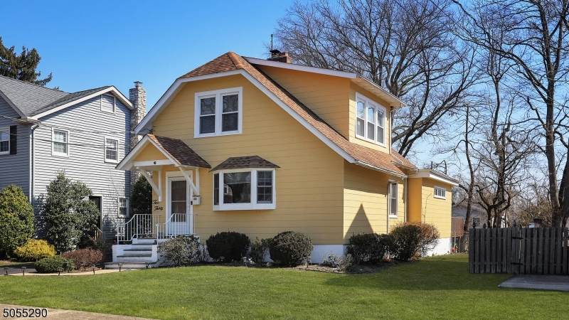 230 Virginia St - Photo 1