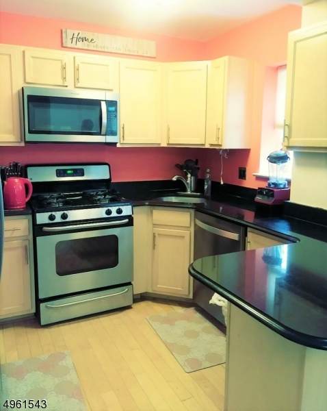 70 S Munn Ave - Photo 1