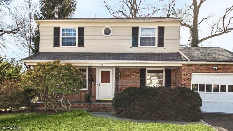 706 Castleman Dr - Photo 1