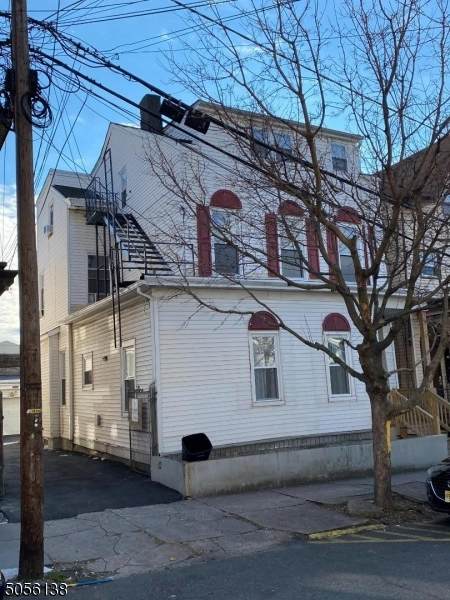 284 Ellison St - Photo 1