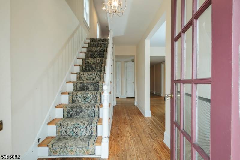 61 Park Ave - Photo 1