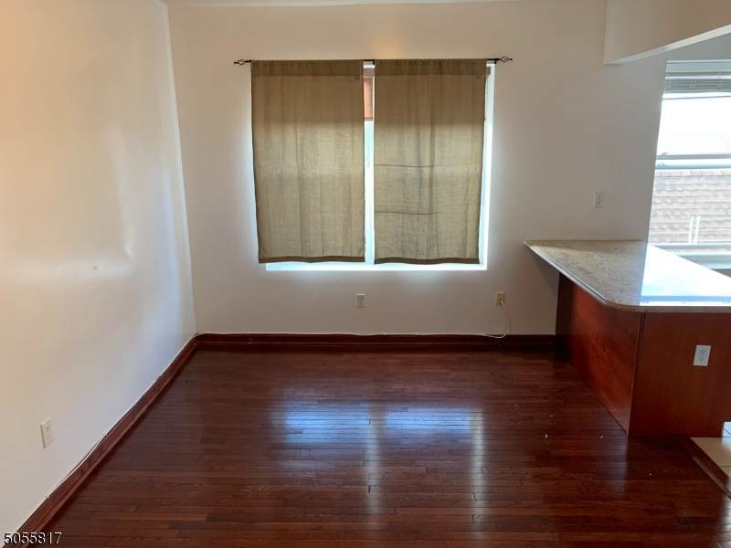133 N Maple Ave - Photo 1