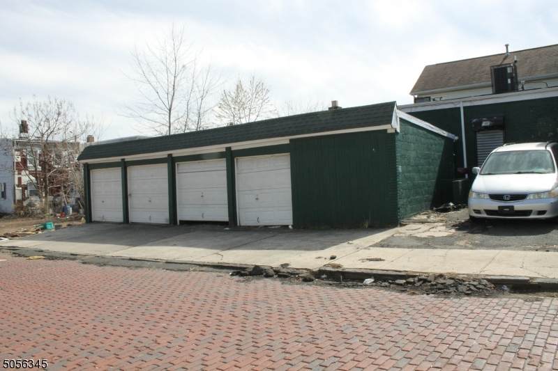 54 Holland St - Photo 1