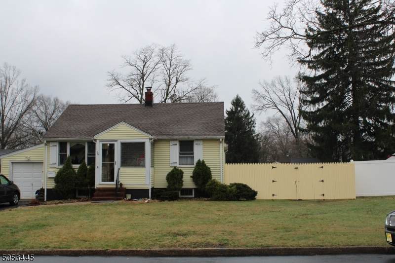 265 Lawrence Ave - Photo 1