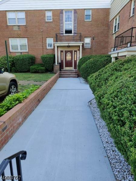 605 Grove St - Photo 1