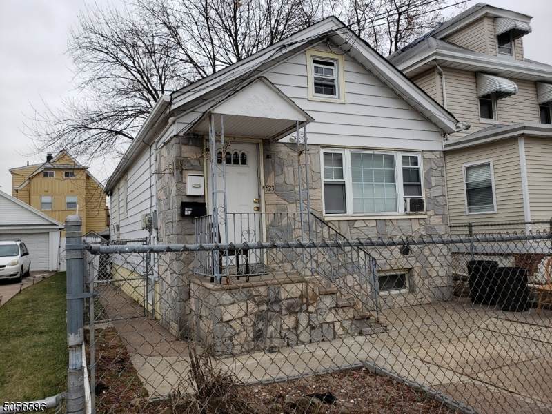523 E 31st St - Photo 1