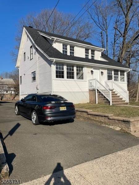 586 Somerset St - Photo 1