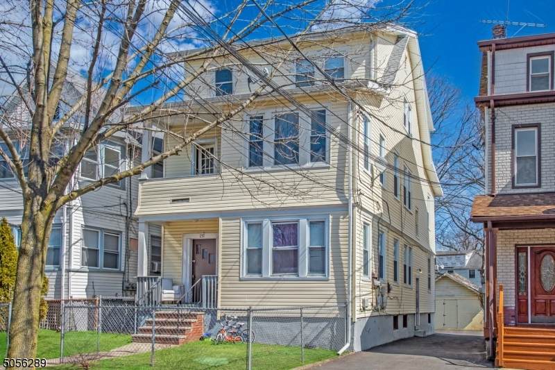 137 Willowdale Ave - Photo 1