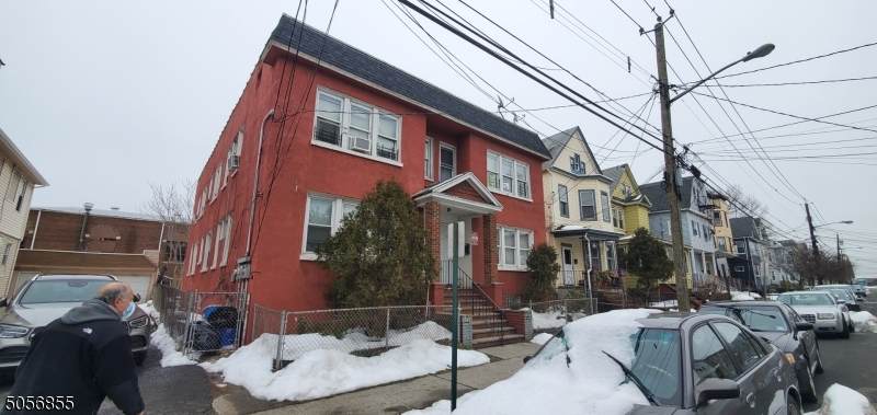 555 Court St - Photo 1