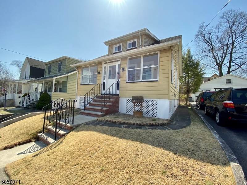 114 E Fairmount Ave - Photo 1