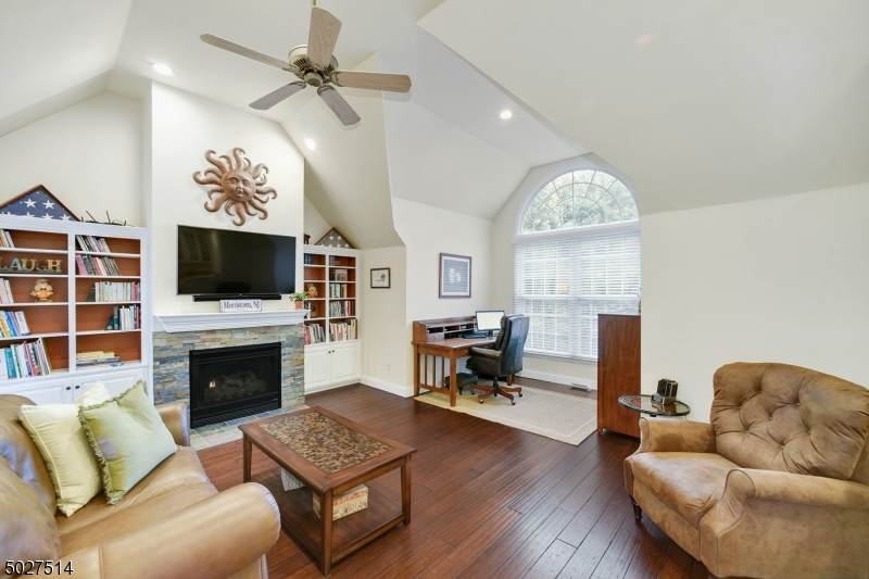 27 Twombly Ct - Photo 1