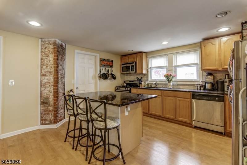 7 Myrtle Ave - Photo 1
