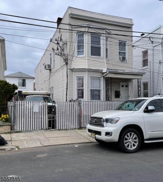 490 4th St - Photo 1