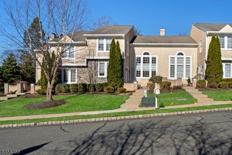 2 Rolling Hill Ct - Photo 1