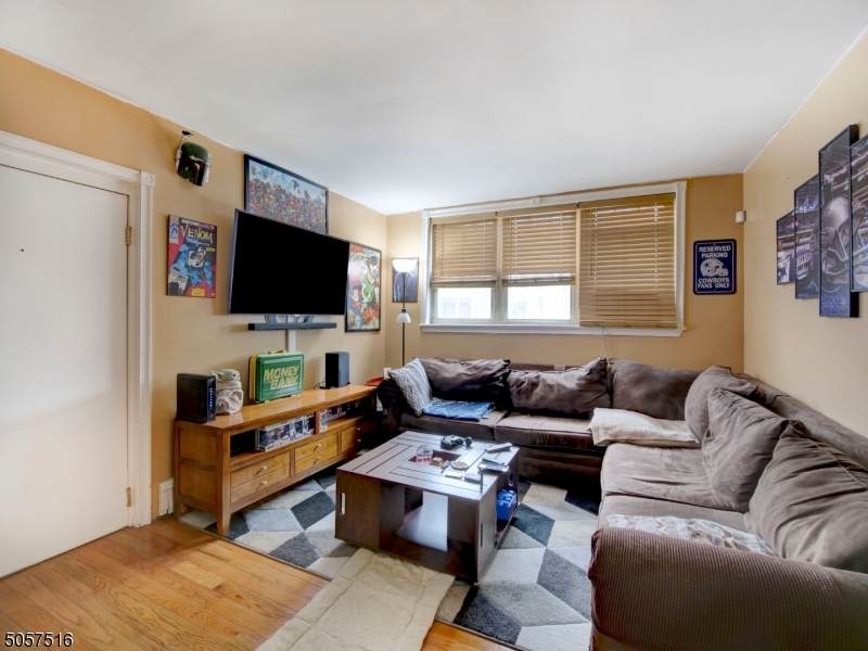26 Clinton St - Photo 1