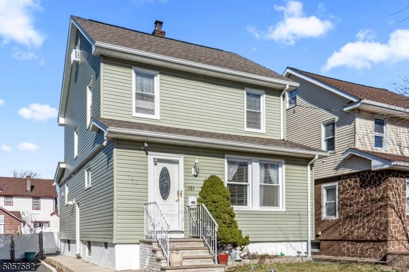 131 Chester Ave - Photo 1