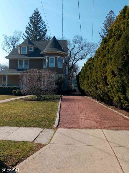 138 Montclair Ave - Photo 1