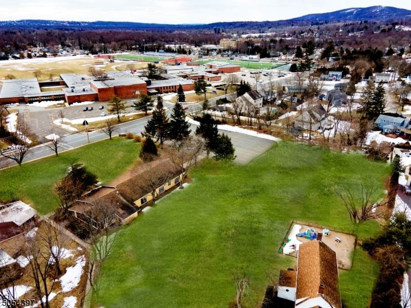 60 Sunset Rd - Photo 1