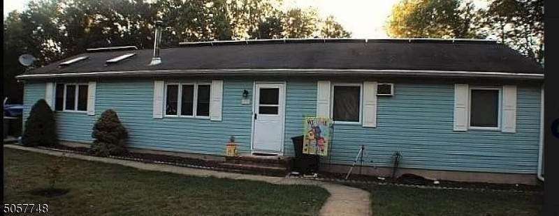 115 Rochelle Ave - Photo 1