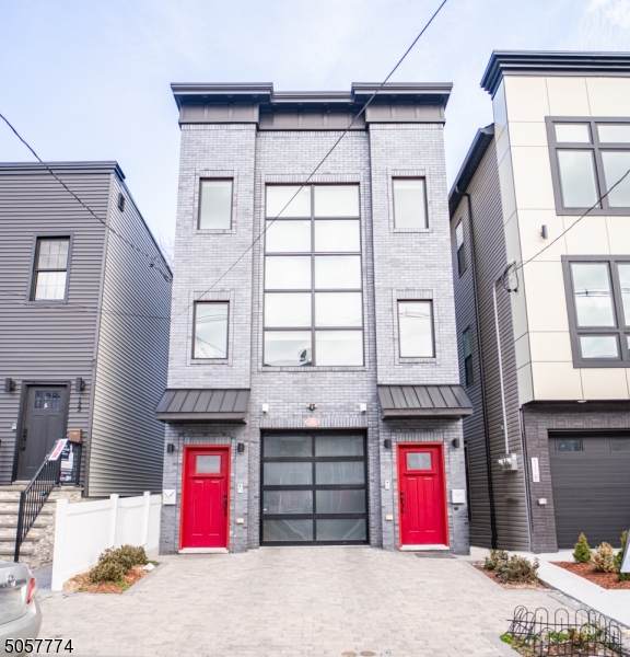 120 Charles St - Photo 1