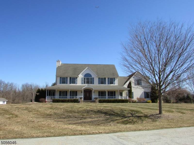 8 Roberts Way - Photo 1