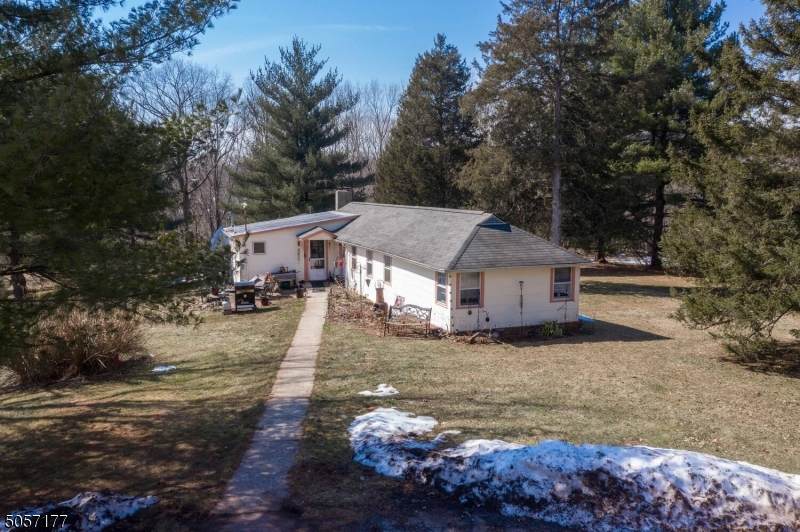 58 Pond Ln - Photo 1