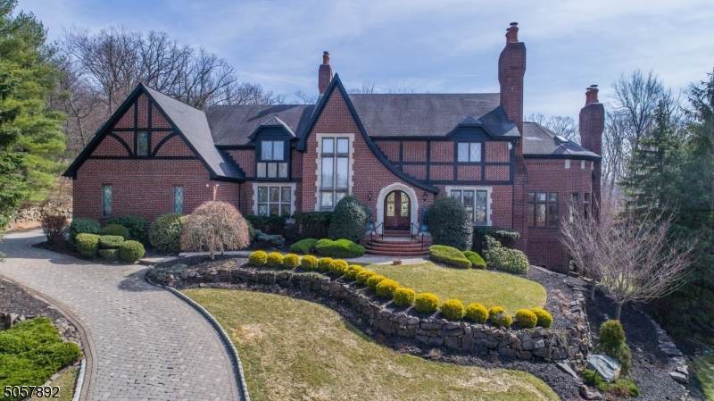 4 Sleepy Hollow Ct - Photo 1