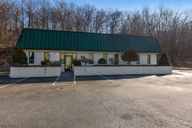 60 Skyline Dr - Photo 1