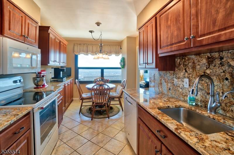 2 Claridge Dr. 12Be - Photo 1