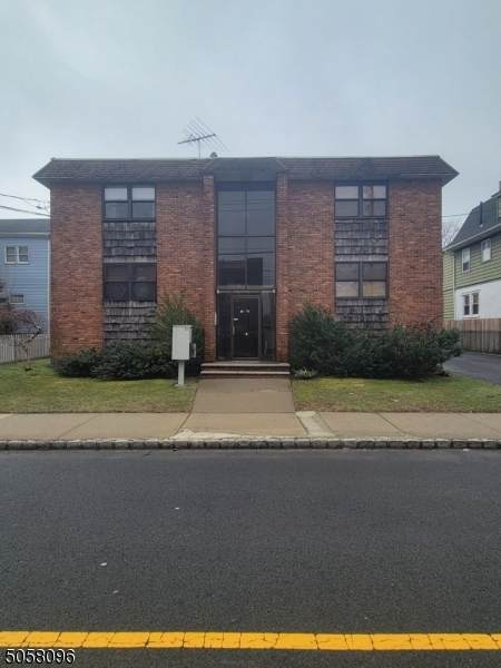 68 Montgomery - Photo 1