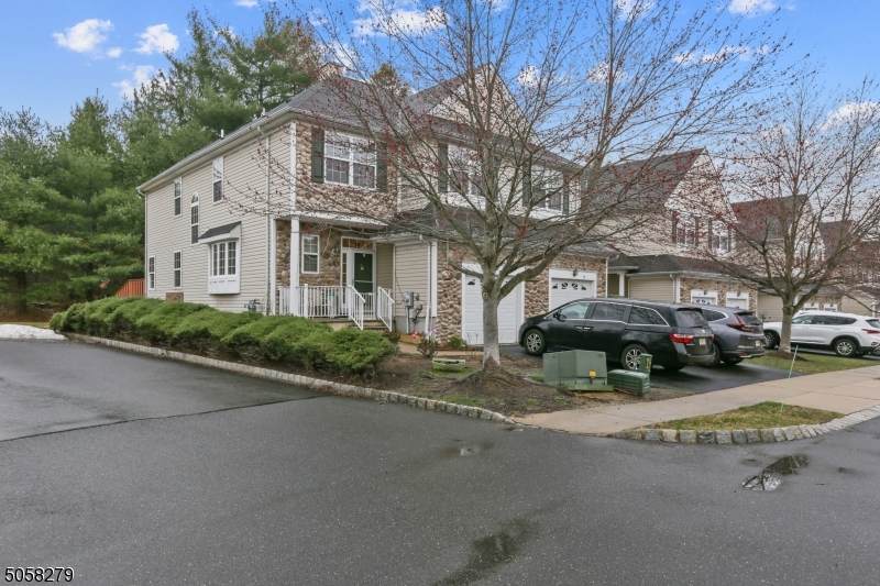 32 Scarlet Oak Drive - Photo 1