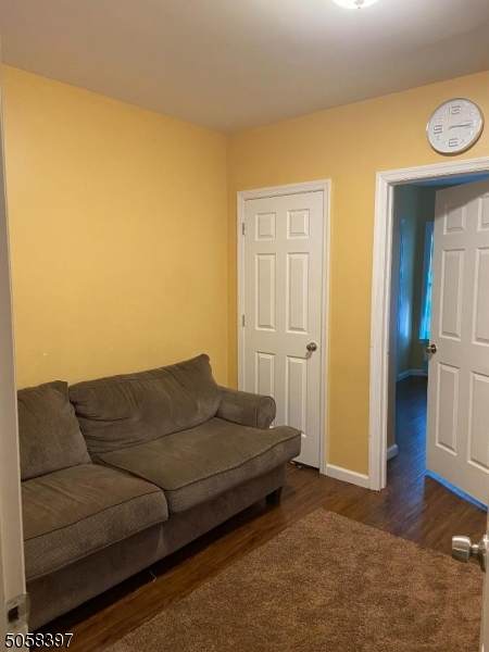 661 W 4th St - Photo 1