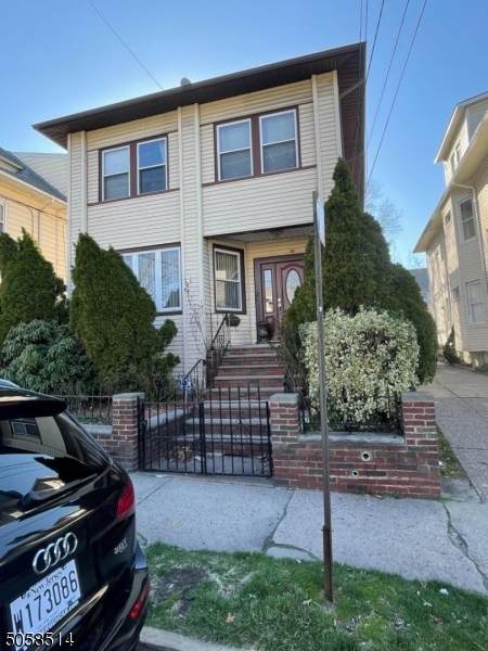 94 E 33rd St - Photo 1