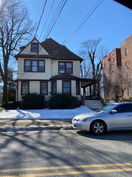 288 Montgomery St - Photo 1