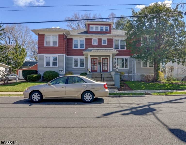 1013 Prospect St - Photo 1