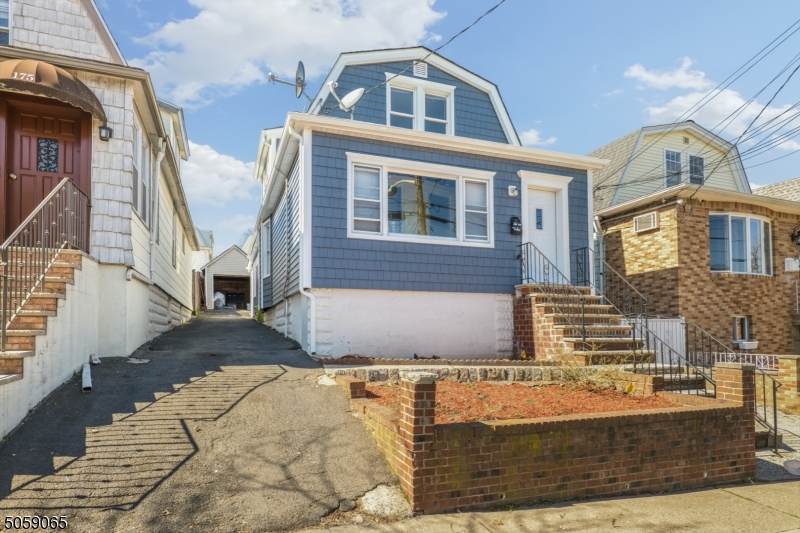 177 Forest St - Photo 1