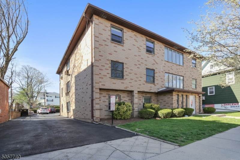 141 Park Ave - Photo 1