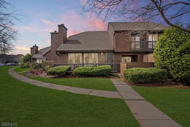 142 Kingsberry Dr - Photo 1