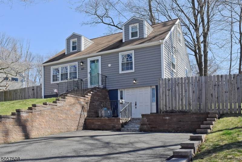 63 Hillairy Ave - Photo 1