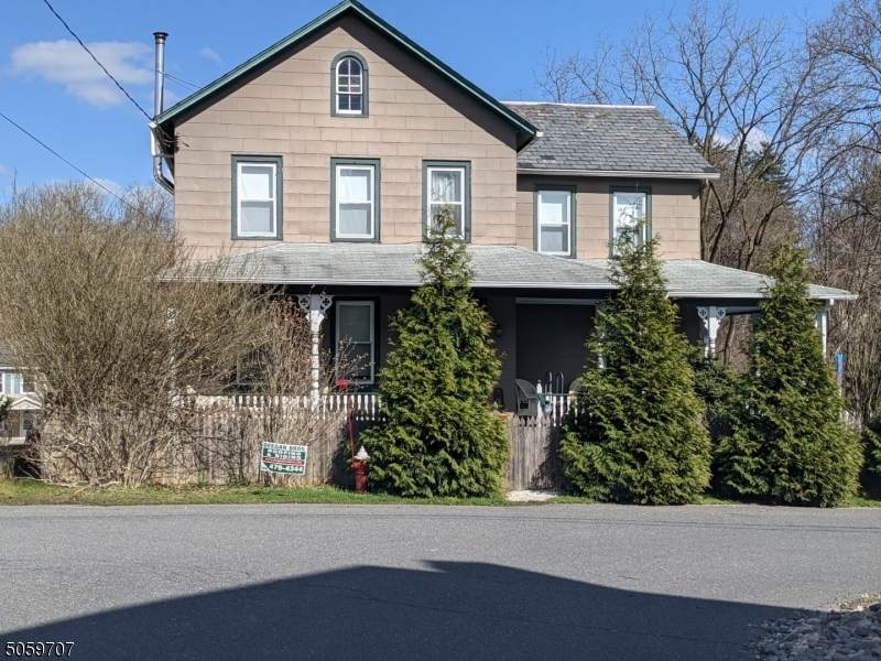 11 Center St - Photo 1