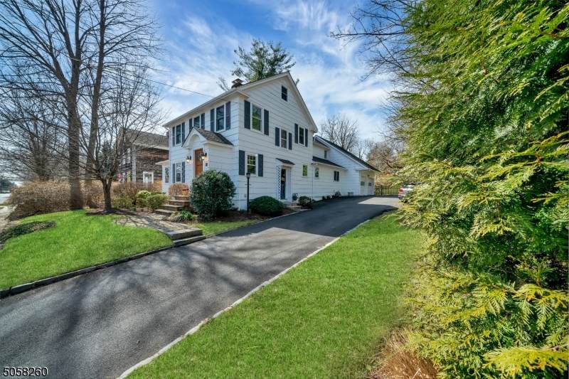 147 S Maple Ave - Photo 1