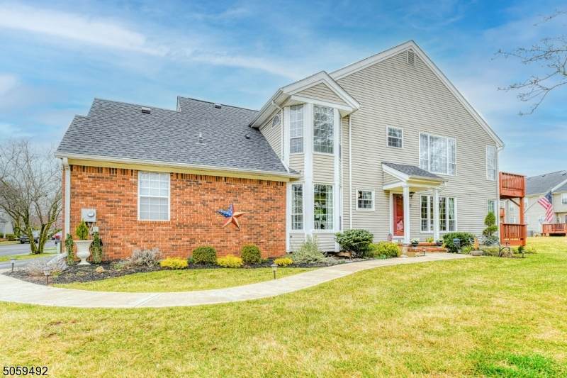 98 Violet Ct - Photo 1