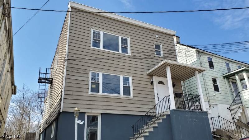 23 Bridge St - Photo 1